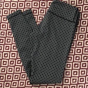 EUC Size 6 Lululemon Luon Geometric Leggings